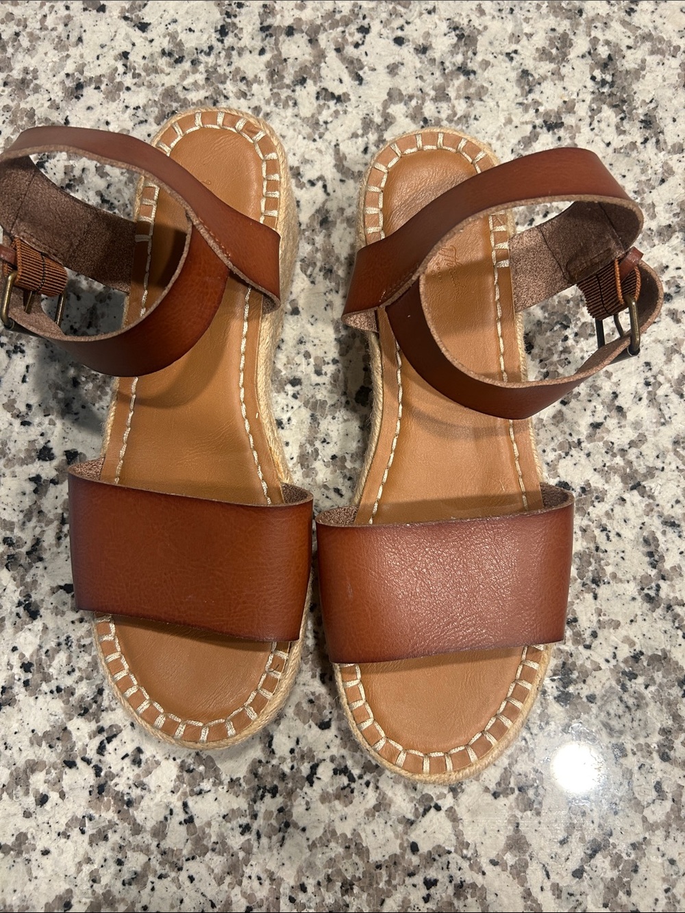 Universal Thread Strap Sandals
